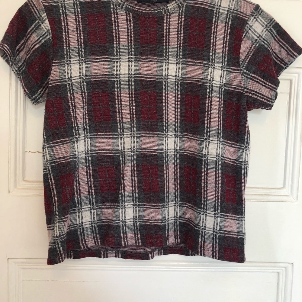 🚫 SOLD Crop-ish flannel plaid top